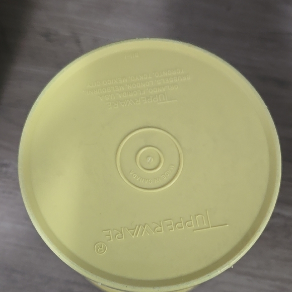 Vintage Yellow Tupperware Container with Purple Design 811 and 812 - Picture 4 of 6